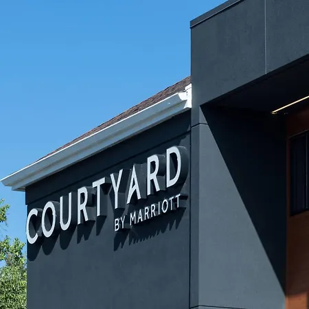 Courtyard By Marriott Pensacola Hotel